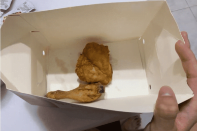 Wanita luah rasa kecewa dekat KFC, burger 'togel' macam ni pun RM7!